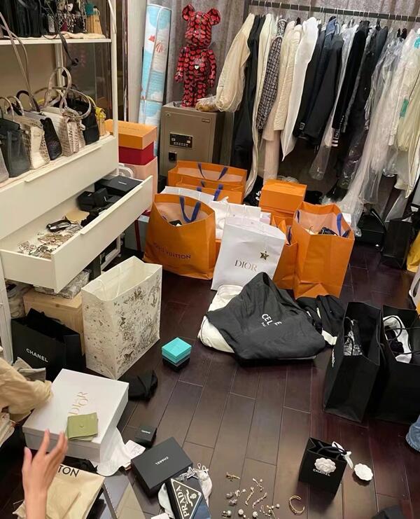石嘴山平罗县回收顶奢鞋服